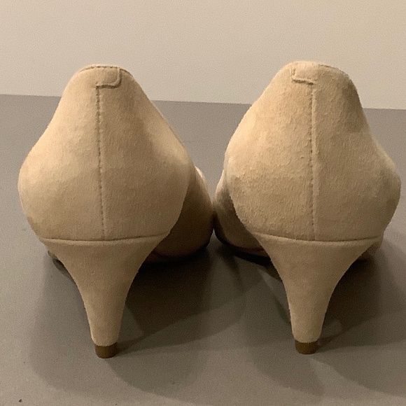 Nine West Quan Light Natural Suede Pointed Toe Low Heel Pumps Size 9M - Picture 6 of 10